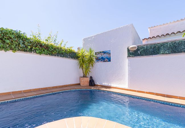 Villa in Empuriabrava - 0080-ALBERES Haus mit Pool Villa in Empuriabrava - 0080-ALBERES Haus mit Pool