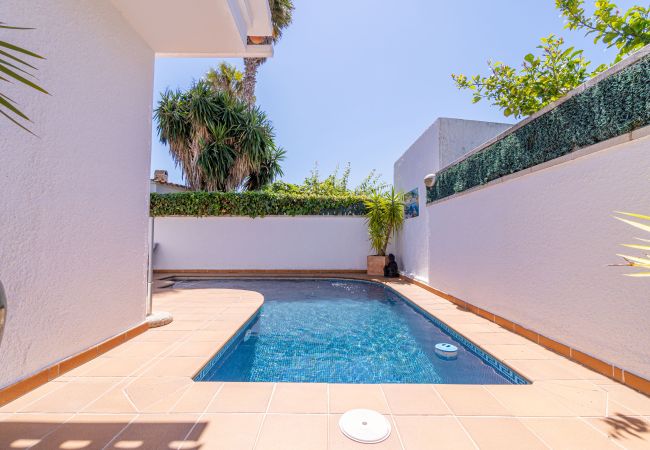 Villa in Empuriabrava - 0080-ALBERES Haus mit Pool Villa in Empuriabrava - 0080-ALBERES Haus mit Pool