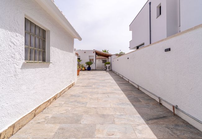 Villa in Empuriabrava - 0080-ALBERES Haus mit Pool Villa in Empuriabrava - 0080-ALBERES Haus mit Pool