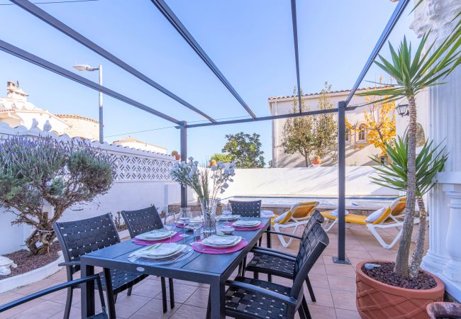 Villa in Empuriabrava - 0007-REQUESENS Haus mit Privatpool und WLAN Villa in Empuriabrava - 0007-REQUESENS Haus mit Privatpool und WLAN