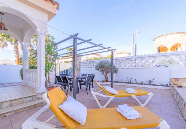 Villa in Empuriabrava - 0007-REQUESENS Haus mit Privatpool und WLAN Villa in Empuriabrava - 0007-REQUESENS Haus mit Privatpool und WLAN