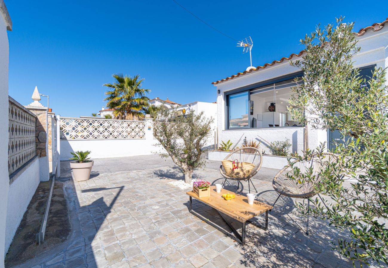 Villa in Empuriabrava - 0009-ALBERES Haus mit Pool