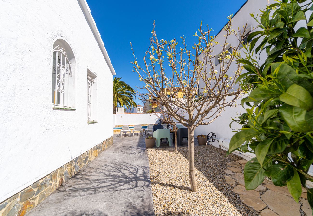 Villa in Empuriabrava - 0009-ALBERES Haus mit Pool