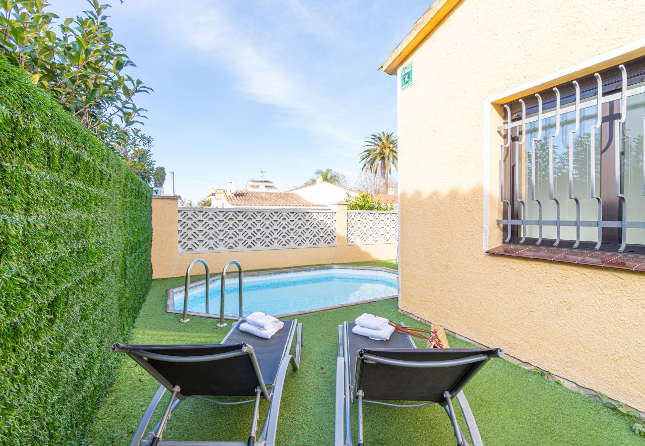 Villa in Empuriabrava - 0130-MONTGRI Haus mit Privatpool