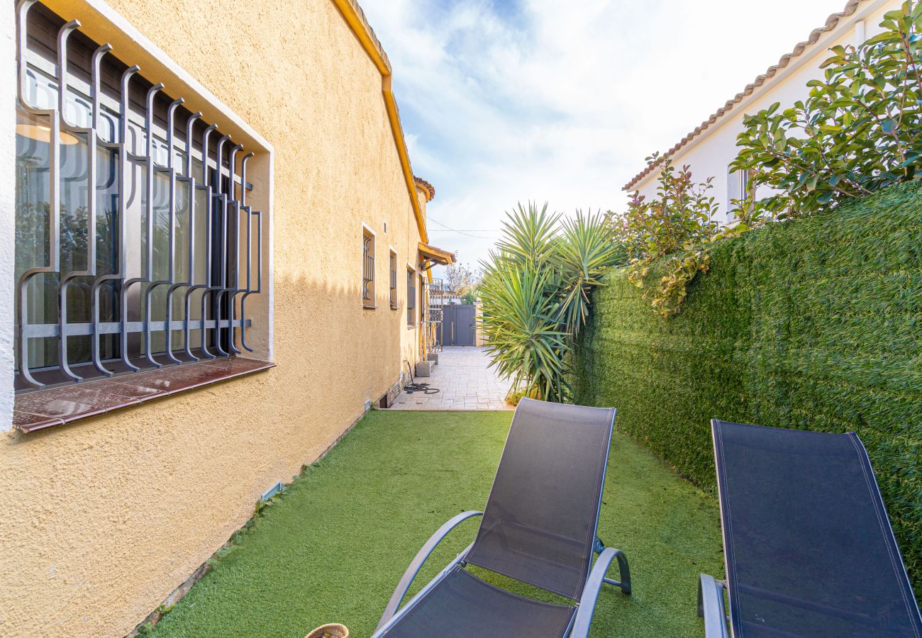 Villa in Empuriabrava - 0130-MONTGRI Haus mit Privatpool