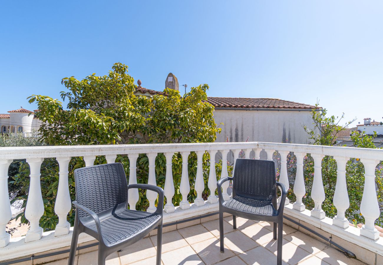 Villa in Empuriabrava - 0082-PANI Haus mit 3 Schlafzimmern