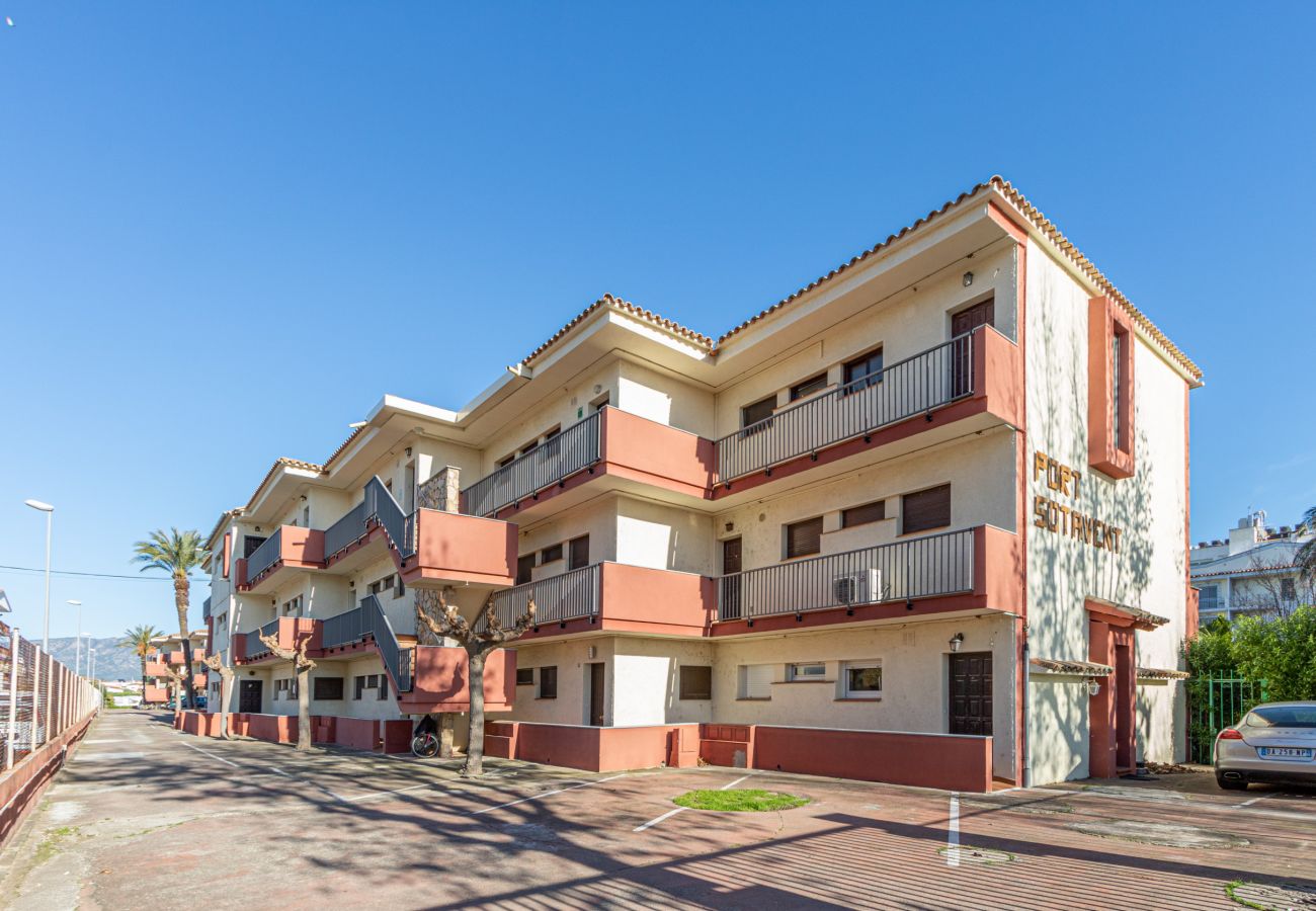 Ferienwohnung in Empuriabrava - 0147-PORT SOTAVENT Appartment mit Kanalblick und Gemeinschaftspool
