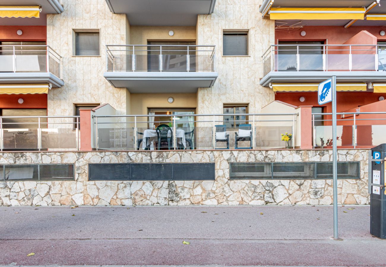 Ferienwohnung in Empuriabrava - 0088-MIRABLAU Ferienwohnung mit seitlichem Blick auf den Strand
