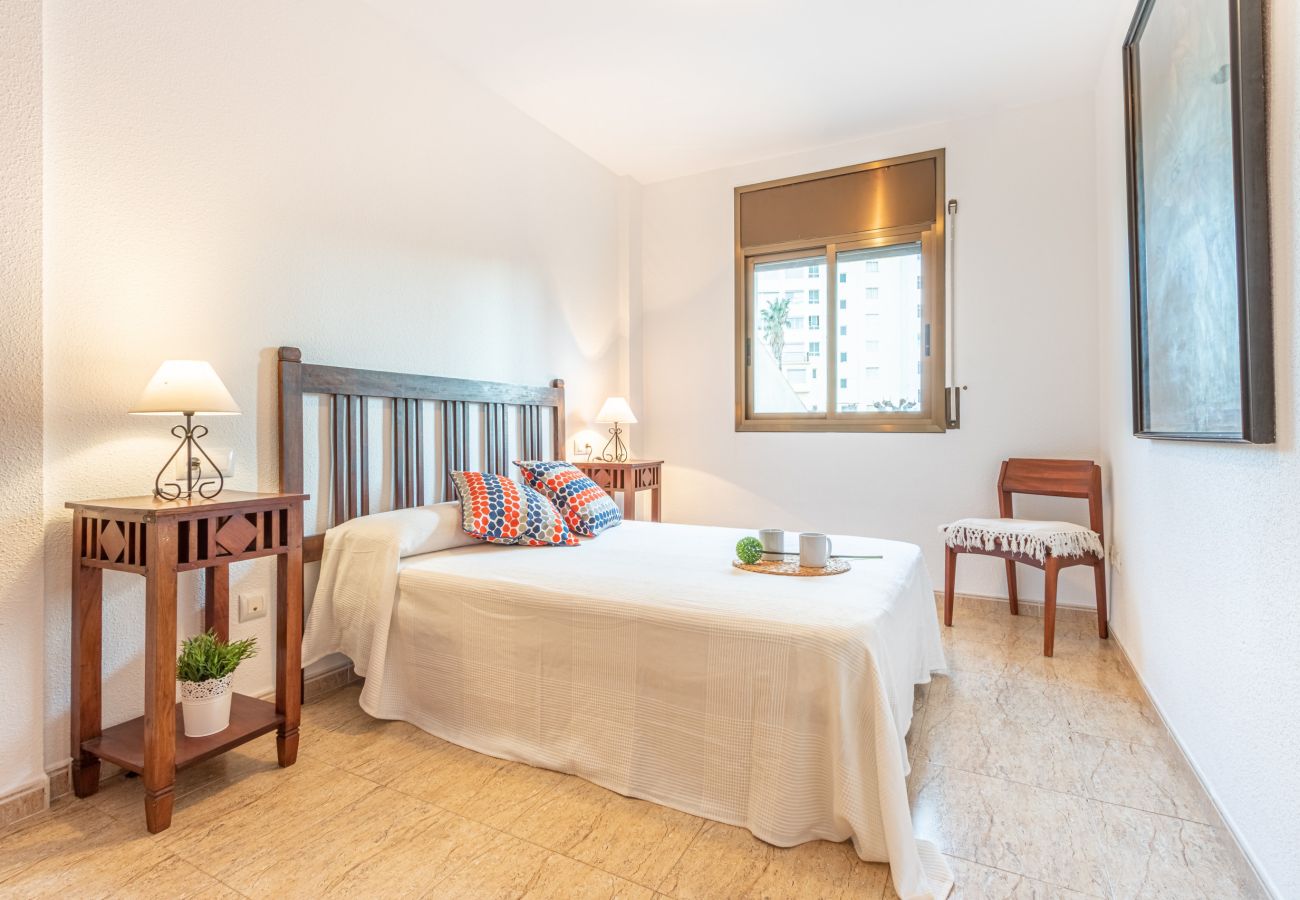 Ferienwohnung in Empuriabrava - 0088-MIRABLAU Ferienwohnung mit seitlichem Blick auf den Strand