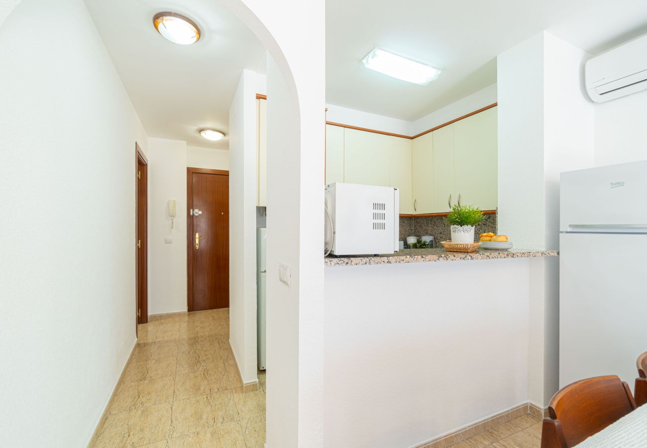 Ferienwohnung in Empuriabrava - 0088-MIRABLAU Ferienwohnung mit seitlichem Blick auf den Strand