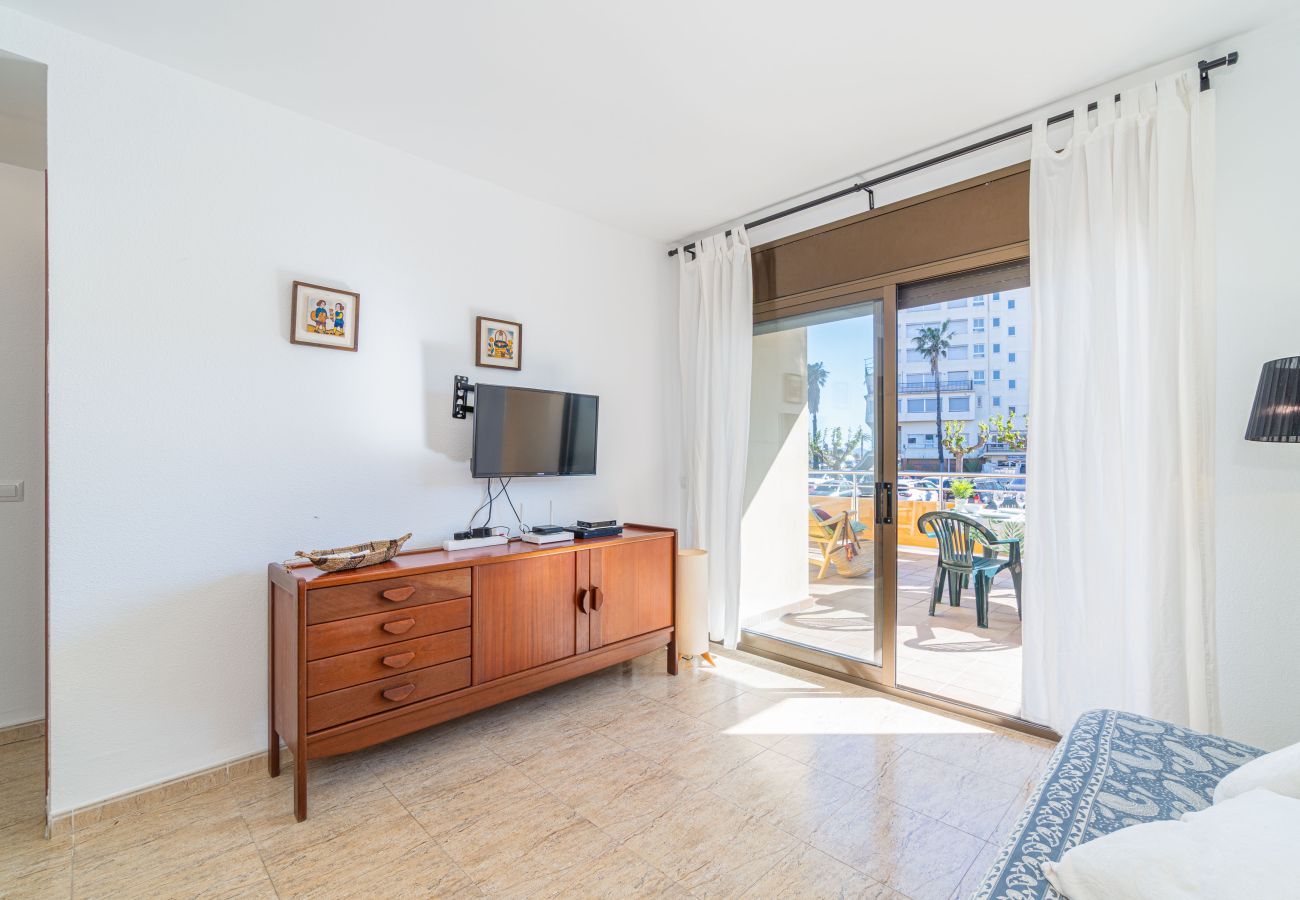 Ferienwohnung in Empuriabrava - 0088-MIRABLAU Ferienwohnung mit seitlichem Blick auf den Strand