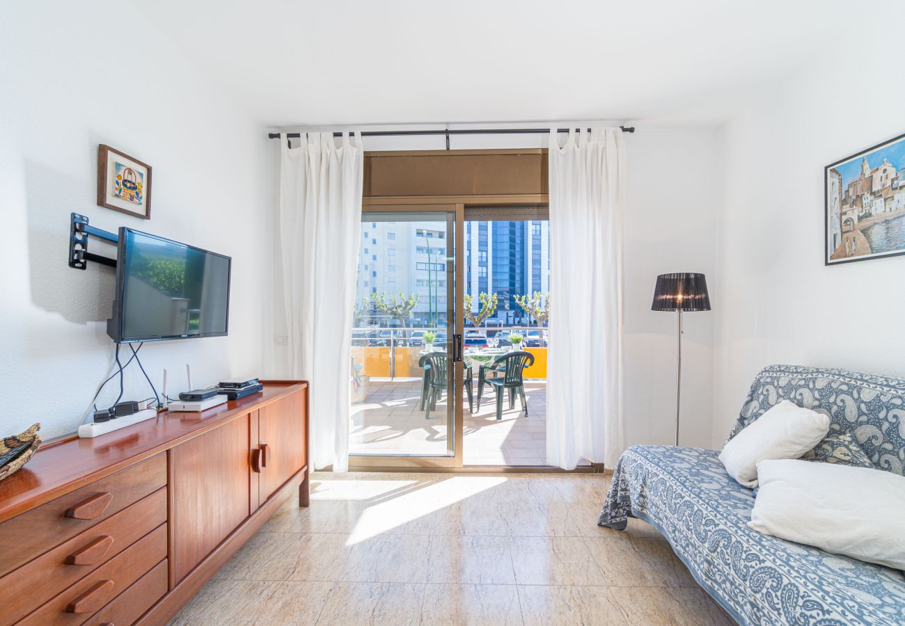 Ferienwohnung in Empuriabrava - 0088-MIRABLAU Ferienwohnung mit seitlichem Blick auf den Strand