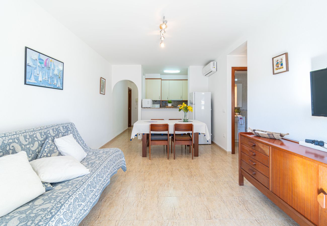 Ferienwohnung in Empuriabrava - 0088-MIRABLAU Ferienwohnung mit seitlichem Blick auf den Strand