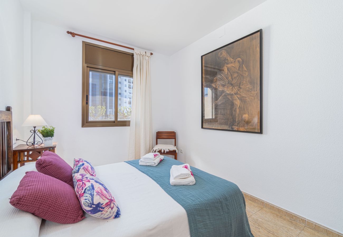 Ferienwohnung in Empuriabrava - 0088-MIRABLAU Ferienwohnung mit seitlichem Blick auf den Strand