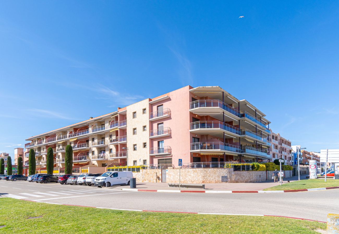 Ferienwohnung in Empuriabrava - 0088-MIRABLAU Ferienwohnung mit seitlichem Blick auf den Strand