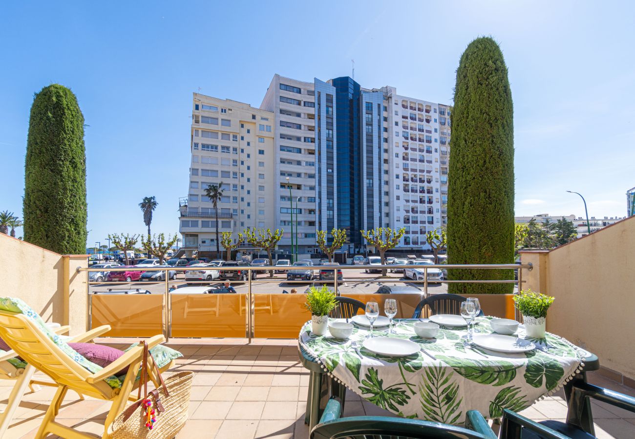 Ferienwohnung in Empuriabrava - 0088-MIRABLAU Ferienwohnung mit seitlichem Blick auf den Strand