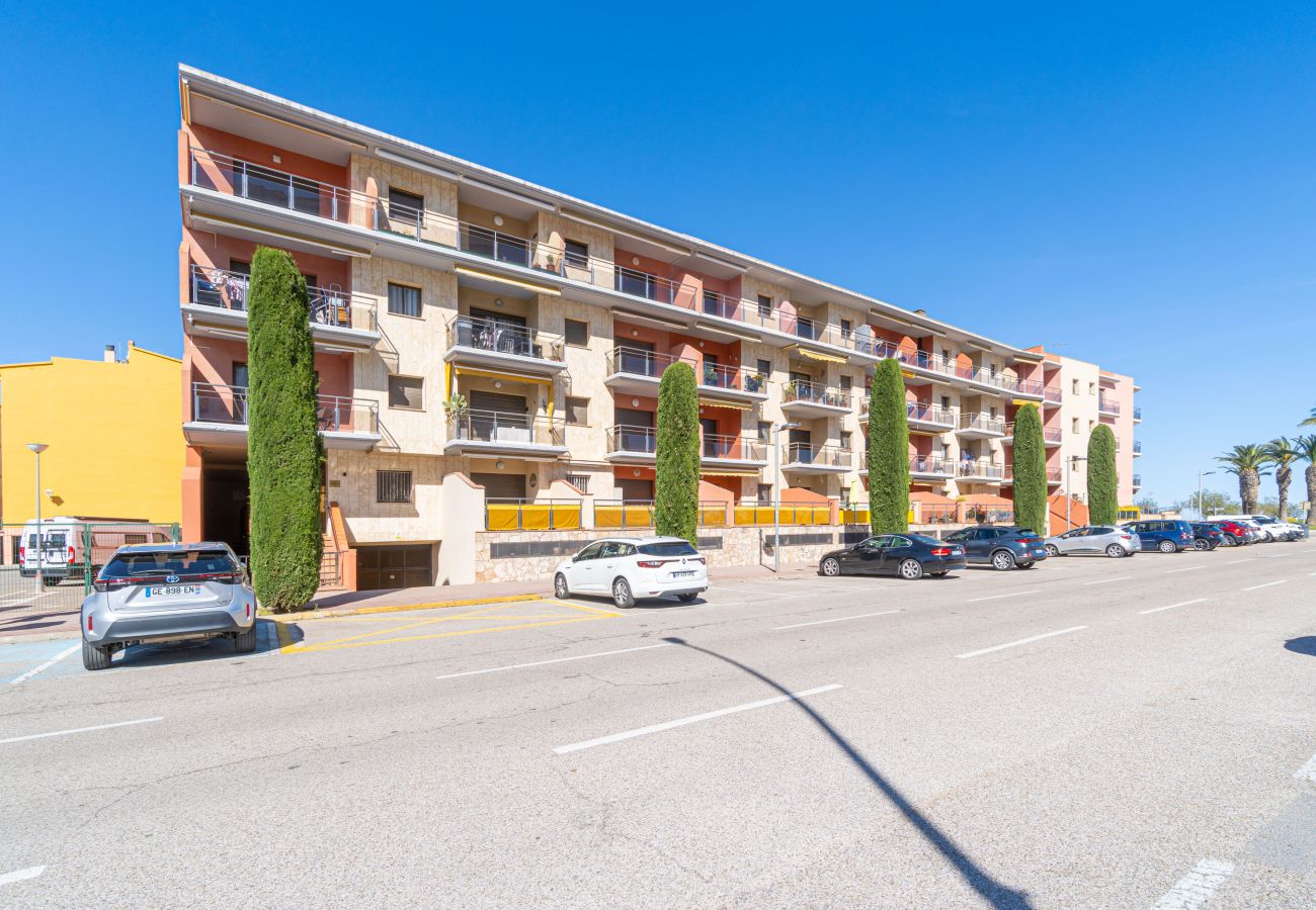 Ferienwohnung in Empuriabrava - 0088-MIRABLAU Ferienwohnung mit seitlichem Blick auf den Strand