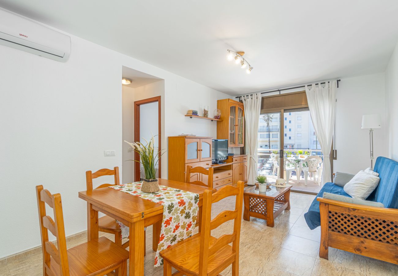 Ferienwohnung in Empuriabrava - 0089-MIRABLAU Ferienwohnung mit seitlichem Blick auf den Strand