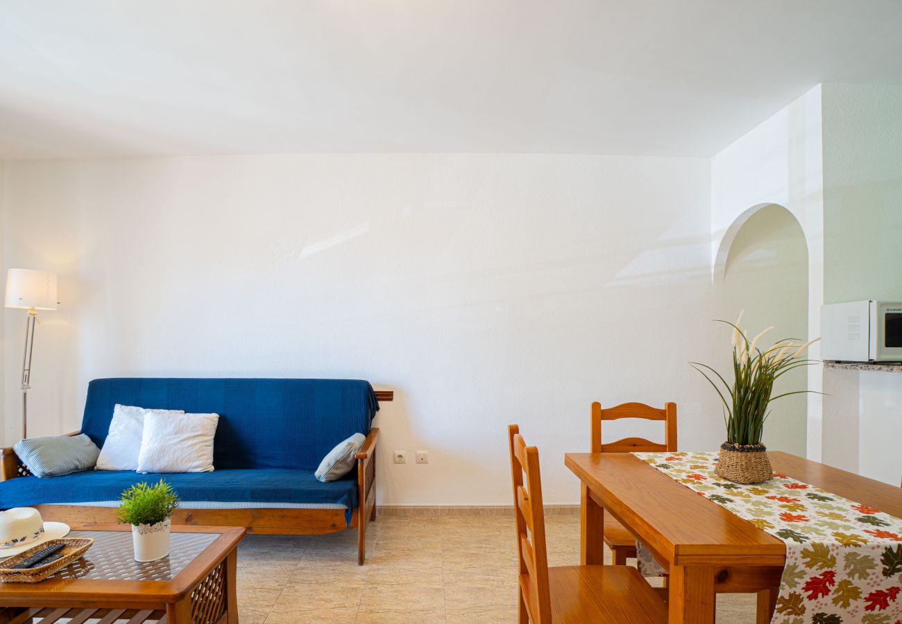 Ferienwohnung in Empuriabrava - 0089-MIRABLAU Ferienwohnung mit seitlichem Blick auf den Strand