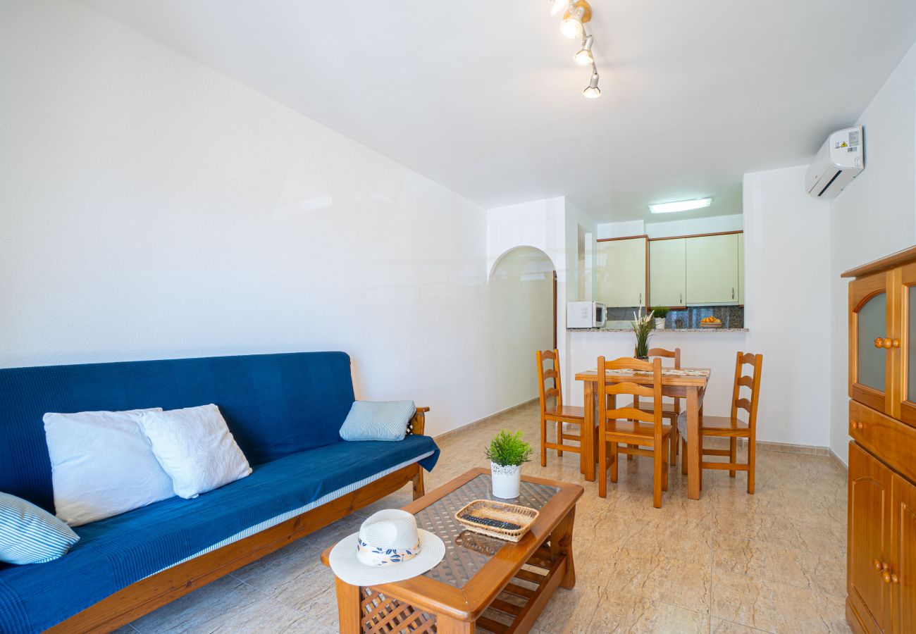 Ferienwohnung in Empuriabrava - 0089-MIRABLAU Ferienwohnung mit seitlichem Blick auf den Strand