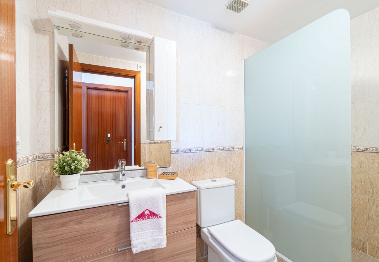 Ferienwohnung in Empuriabrava - 0089-MIRABLAU Ferienwohnung mit seitlichem Blick auf den Strand