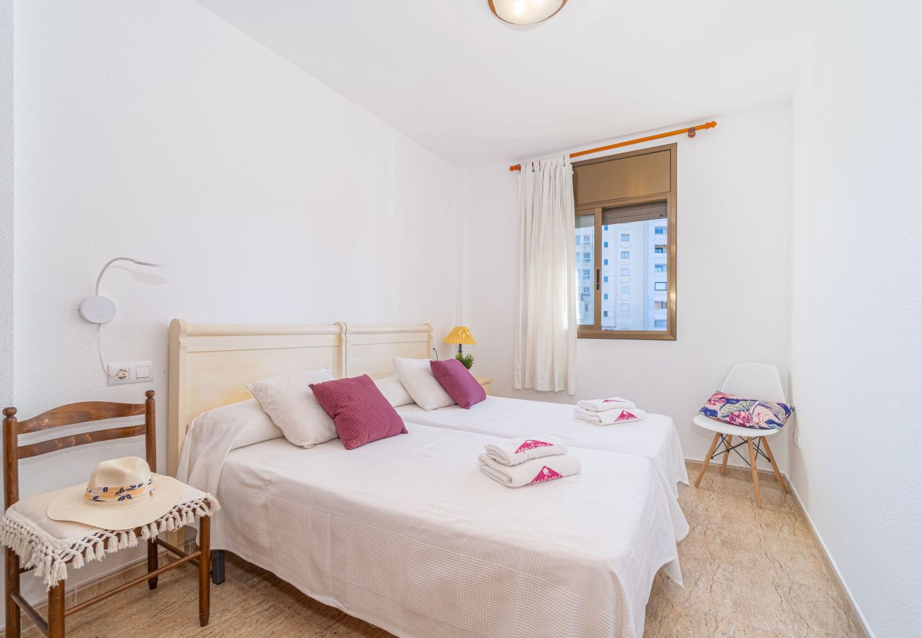 Ferienwohnung in Empuriabrava - 0089-MIRABLAU Ferienwohnung mit seitlichem Blick auf den Strand