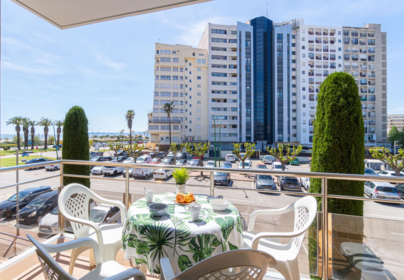 Ferienwohnung in Empuriabrava - 0089-MIRABLAU Ferienwohnung mit seitlichem Blick auf den Strand