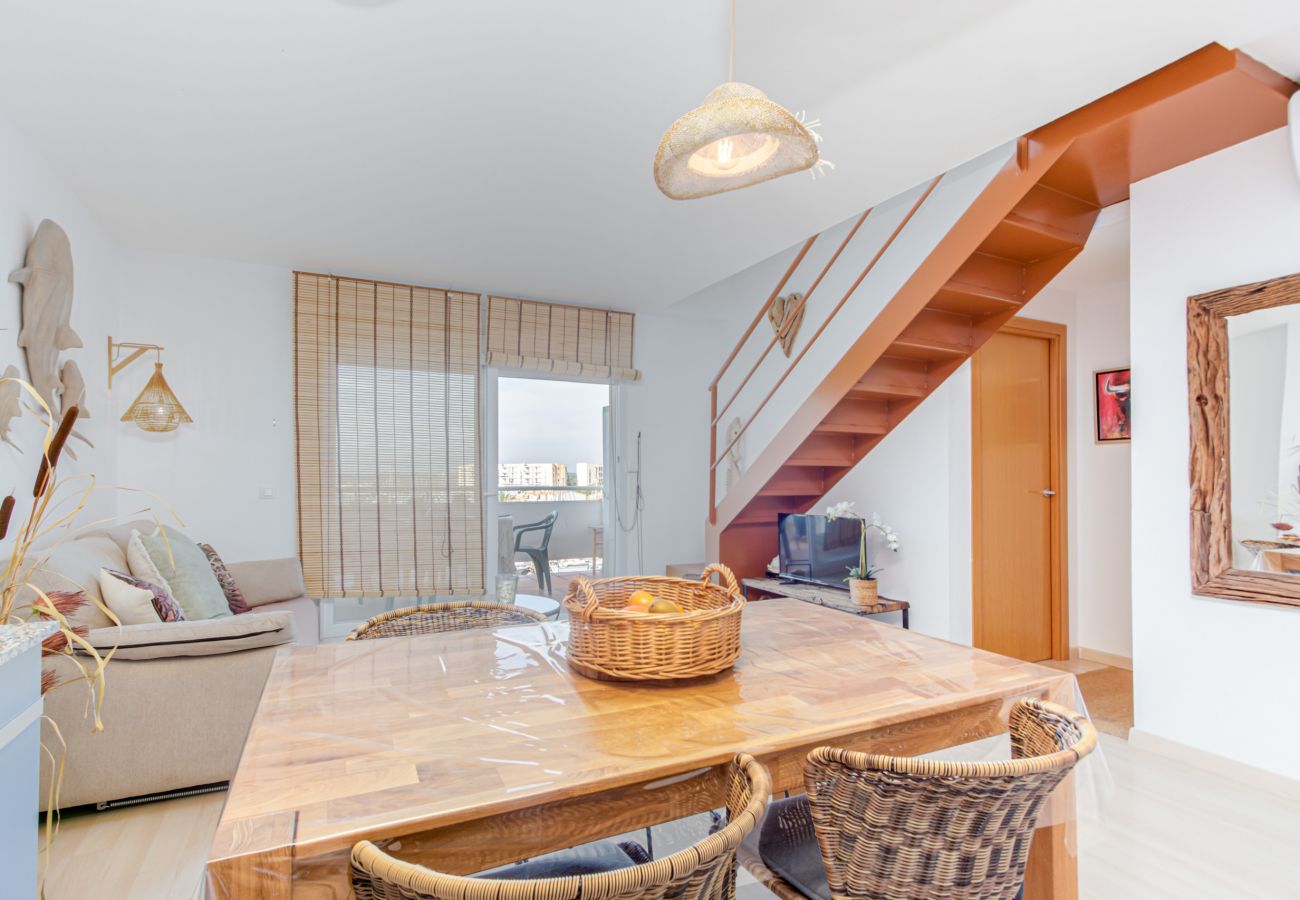 Ferienwohnung in Rosas / Roses - 2005-PORT CANIGO Appartment mit Gemeinschaftspool und Kanalblick 