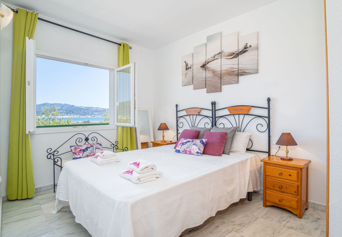 Apartment in Empuriabrava - 0148-PORT DUCAL Apartment with terrace, seaview and wifi