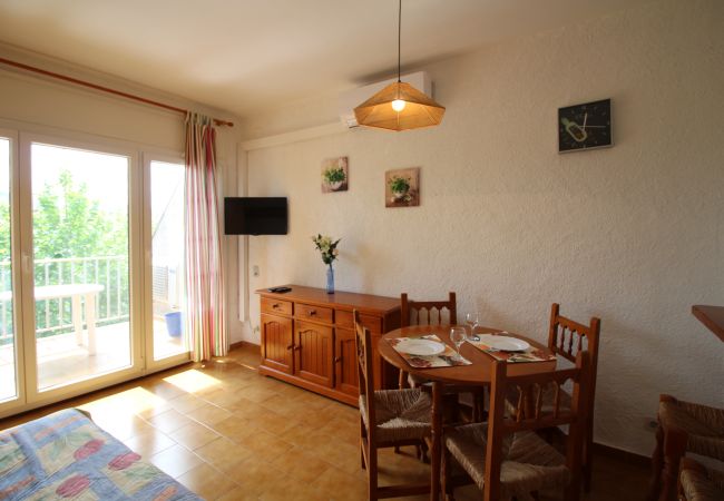 Studio in Empuriabrava - 0168-POBLAT TIPIC Studio near the beach Studio in Empuriabrava - 0168-POBLAT TIPIC Studio near the beach