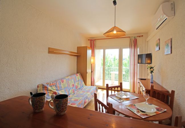 Studio in Empuriabrava - 0168-POBLAT TIPIC Studio near the beach Studio in Empuriabrava - 0168-POBLAT TIPIC Studio near the beach