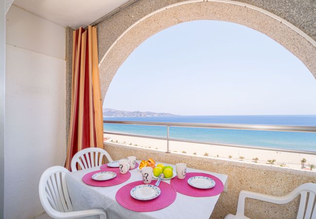 in Empuriabrava - 0110-MIAMI Studio with seaview