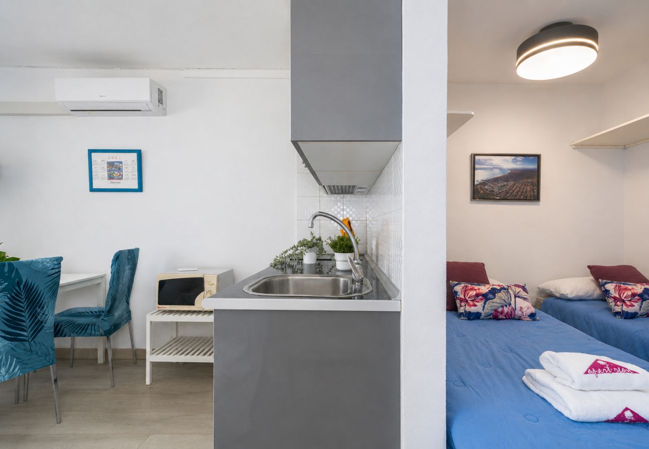 Studio in Empuriabrava - 0110-MIAMI Studio with seaview