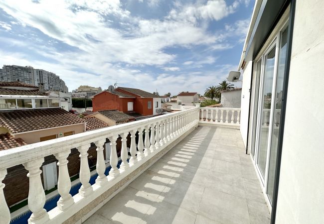 Villa in Empuriabrava - 0125-MONTGRI House with private pool and wifi