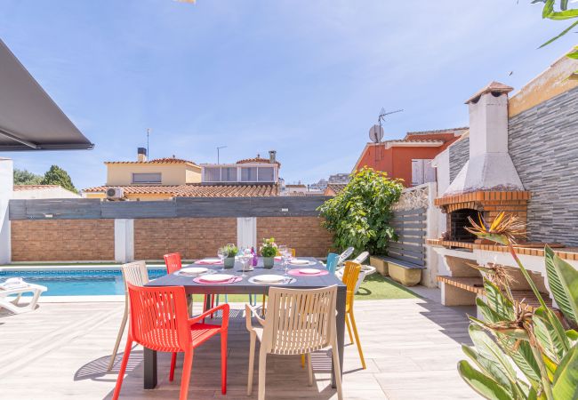 Villa in Empuriabrava - 0125-MONTGRI House with private pool and wifi Villa in Empuriabrava - 0125-MONTGRI House with private pool and wifi