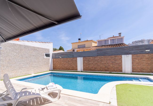 Villa in Empuriabrava - 0125-MONTGRI House with private pool and wifi Villa in Empuriabrava - 0125-MONTGRI House with private pool and wifi