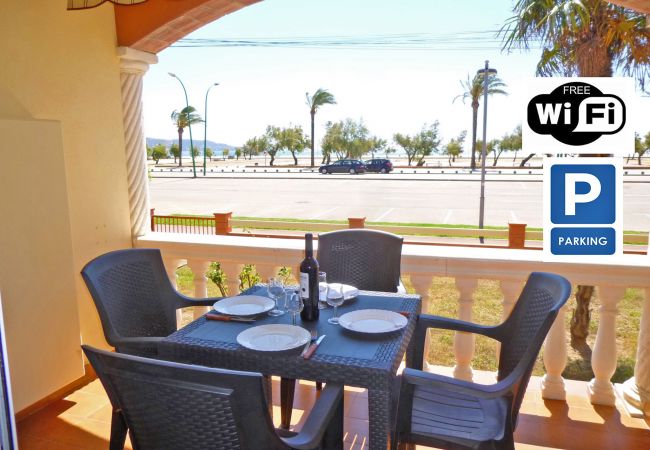  in Empuriabrava - 0016-BAHIA Apartment in front of the beach with wifi