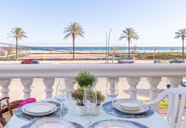  in Empuriabrava - 0021-BAHIA Apartment in front of the beach with wifi