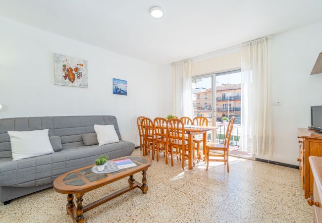 Apartment in Rosas / Roses - 2025-POETA MARQUINA Apartment with 3 bedrooms