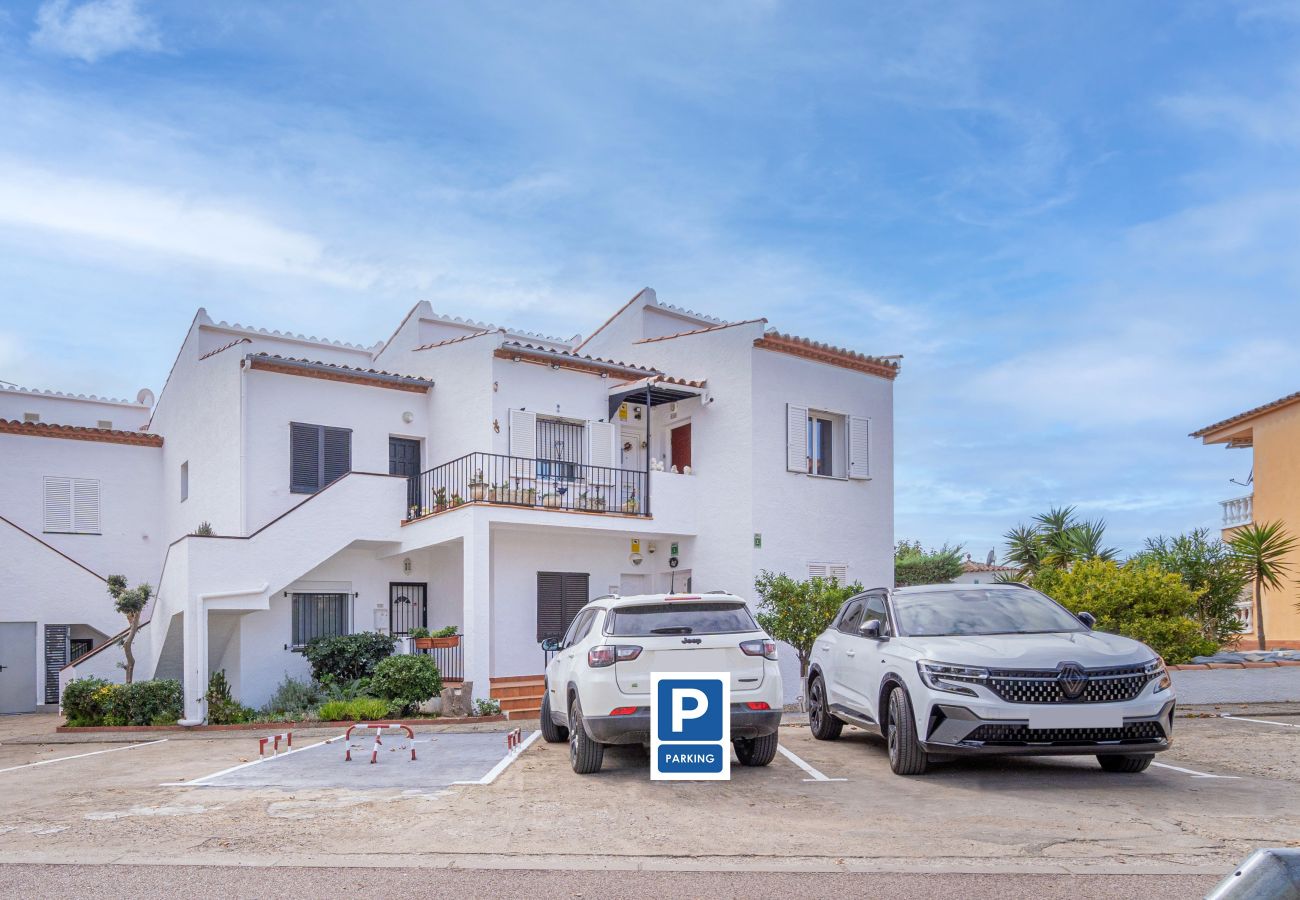 Apartment in Empuriabrava - 0012-BAHIA Apartment near the beach with parking