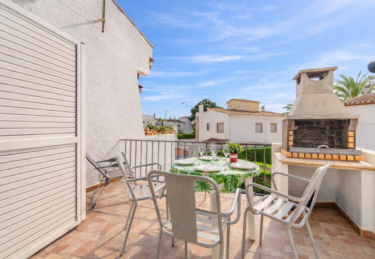 Apartment in Empuriabrava - 0012-BAHIA Apartment near the beach with parking