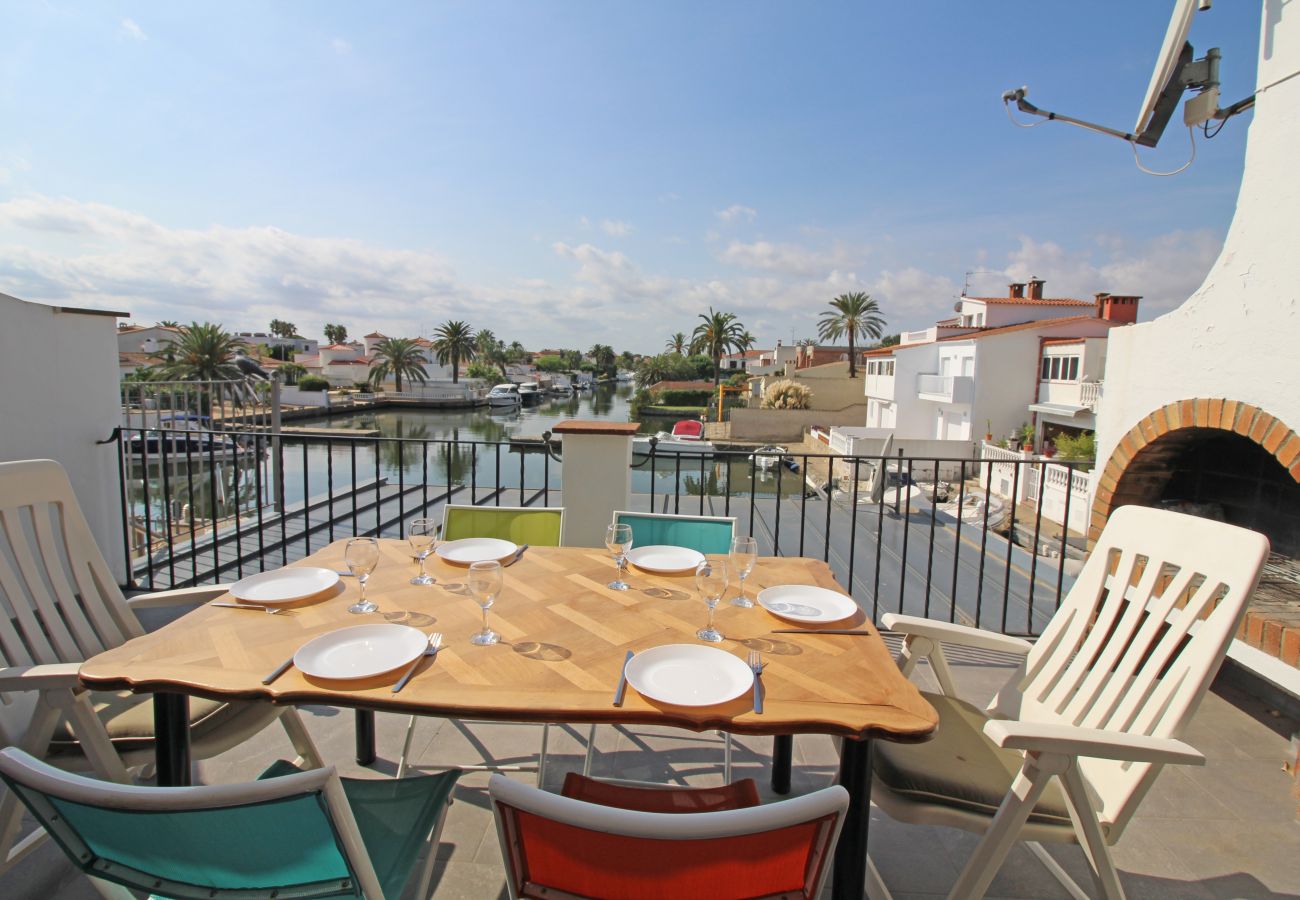 Apartment in Empuriabrava - 0169-PORT SEGRE Apartment with canal view