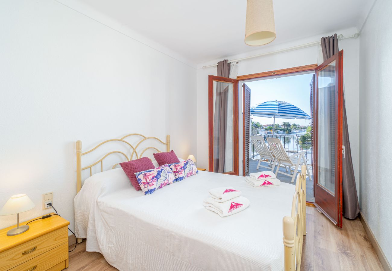 Apartment in Empuriabrava - 0169-PORT SEGRE Apartment with canal view