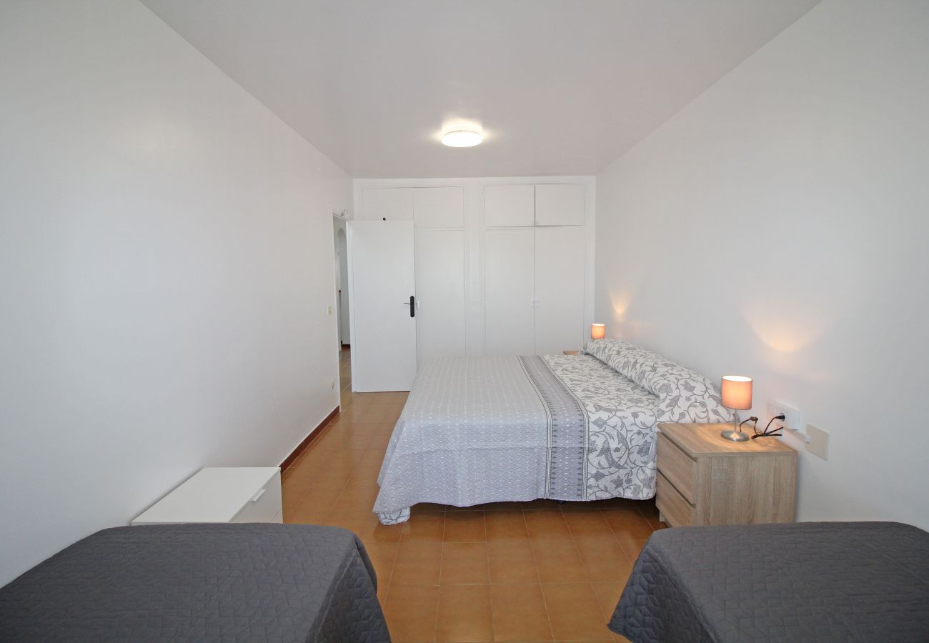 Apartment in Empuriabrava - 0186-SAN LUIS Apartment with seaview