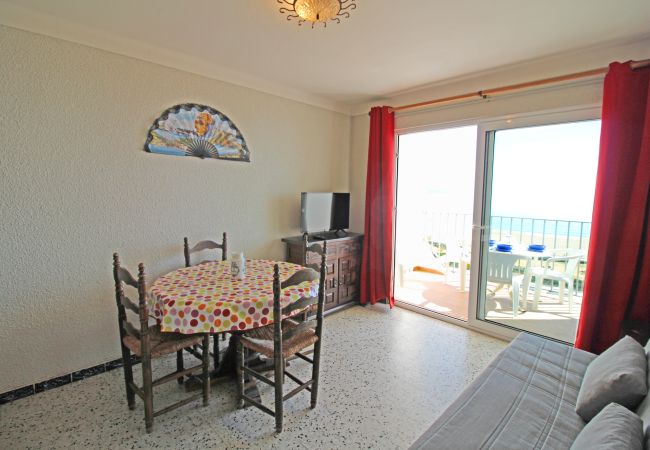 Studio in Empuriabrava - 0181-SYLVIA Studio with seaview Studio in Empuriabrava - 0181-SYLVIA Studio with seaview