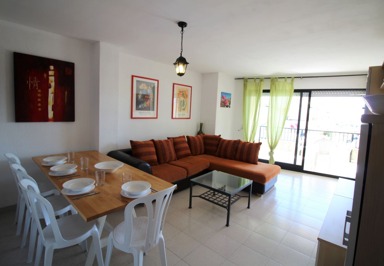 Apartment in Empuriabrava - 0049-CABALLITO DE MAR Apartment with canalview
