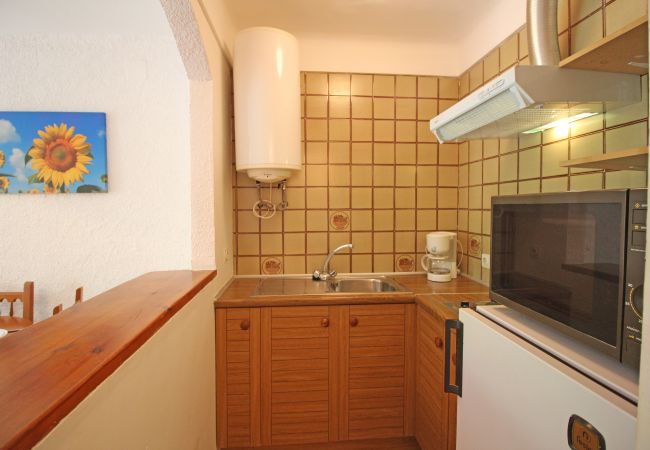 Studio in Empuriabrava - 0167-POBLAT TIPIC Studio near the beach Studio in Empuriabrava - 0167-POBLAT TIPIC Studio near the beach