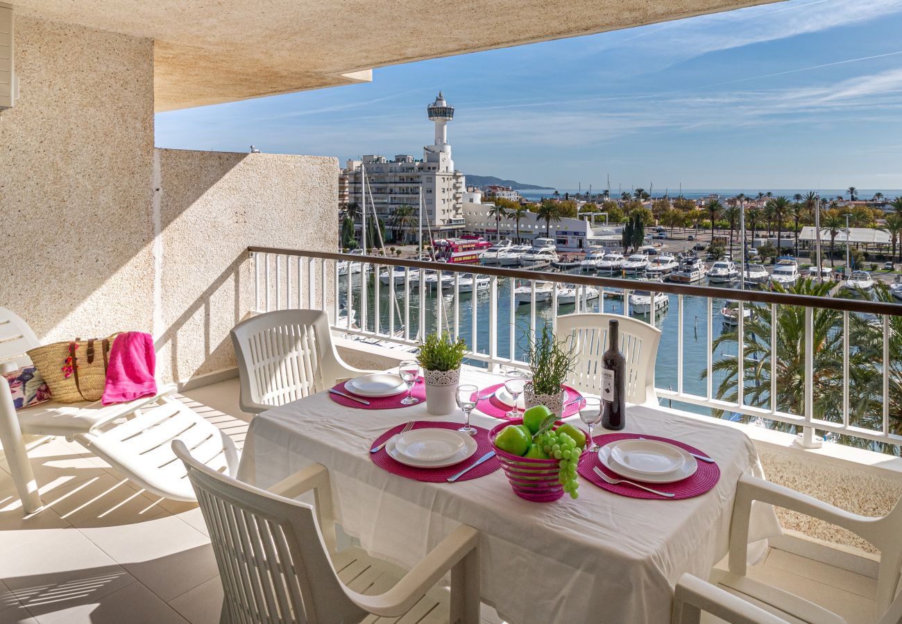 Apartment in Empuriabrava - 0175-PORT GREC Apartment with WIFI, canal and sea view