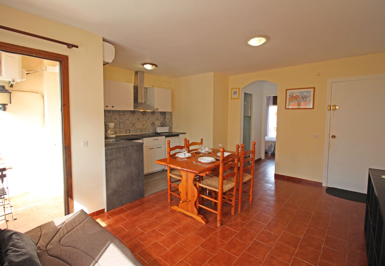 Apartment in Empuriabrava - 8004-GRAN RESERVA Apartment near the beach