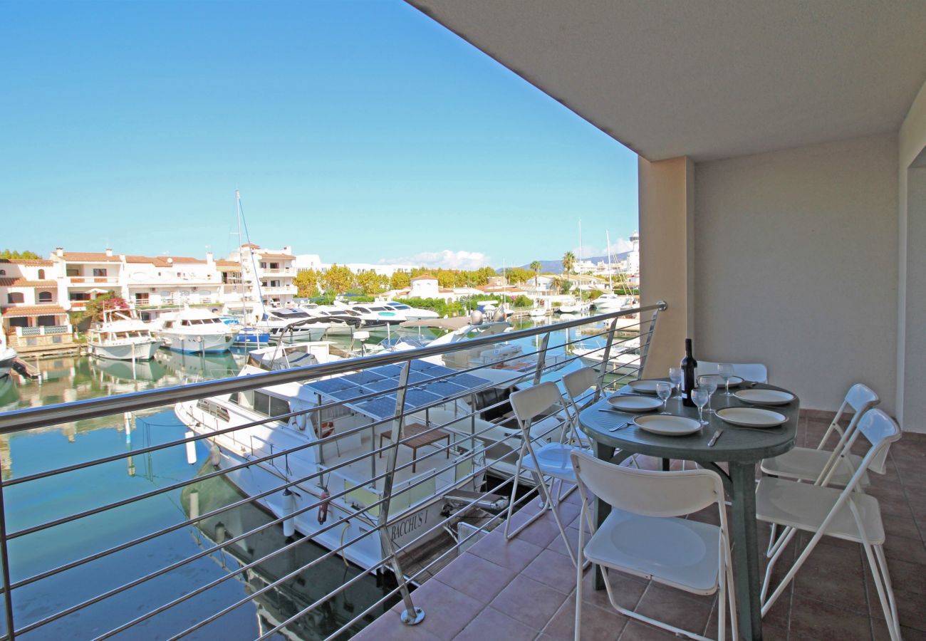 Apartment in Empuriabrava - 0163-PORT SALINS Apartment with canal view
